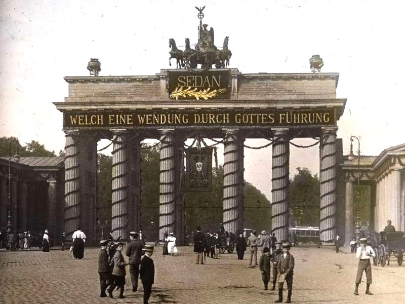 Brandenburger Tor nach dem Sieg von Sedan am 2. September 1871.